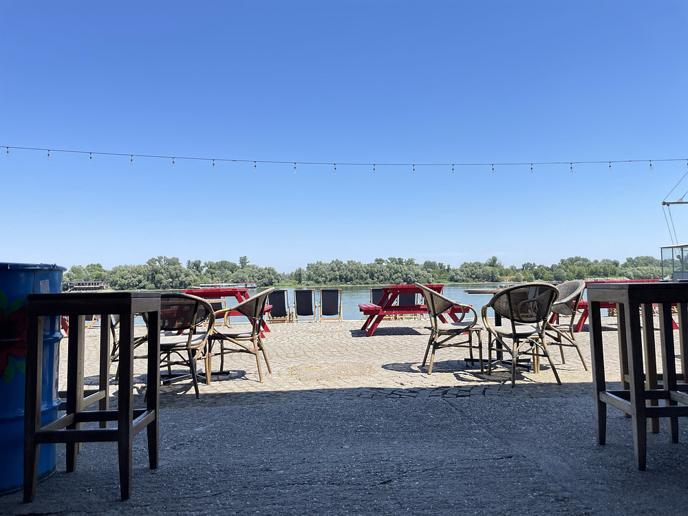 River Lounge