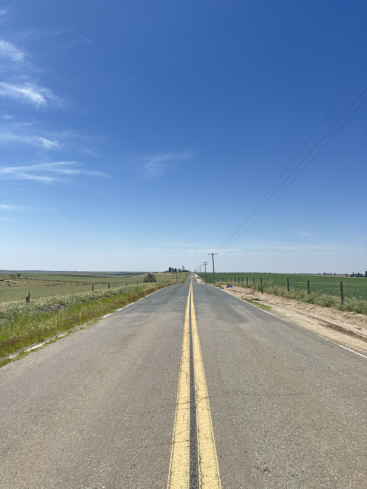 Road to town 
