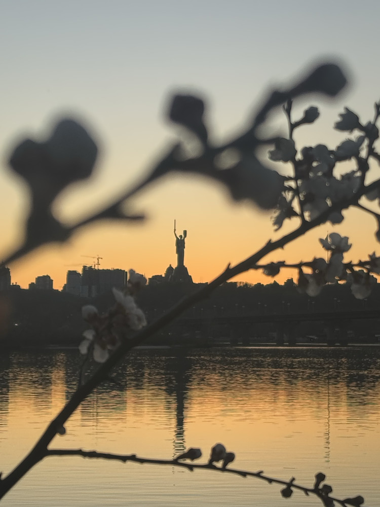 Sunset on the river 