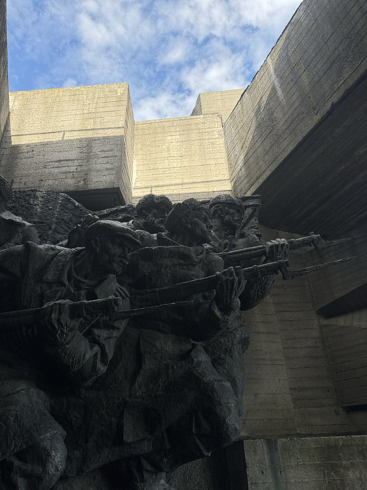 Monumental art #8