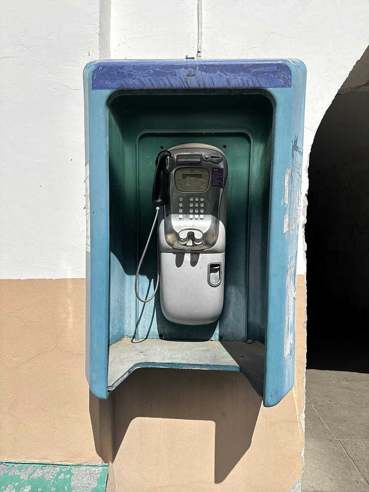 Who do you wanna call?