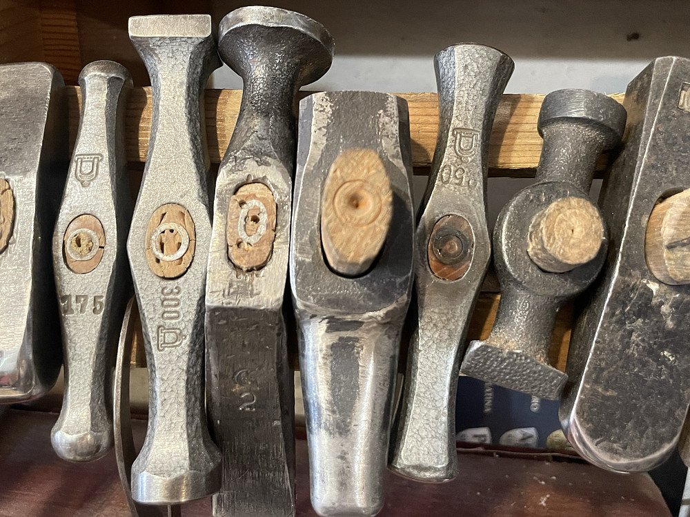 Necklace makers
